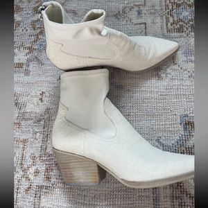 Dolce vita western boots - white
